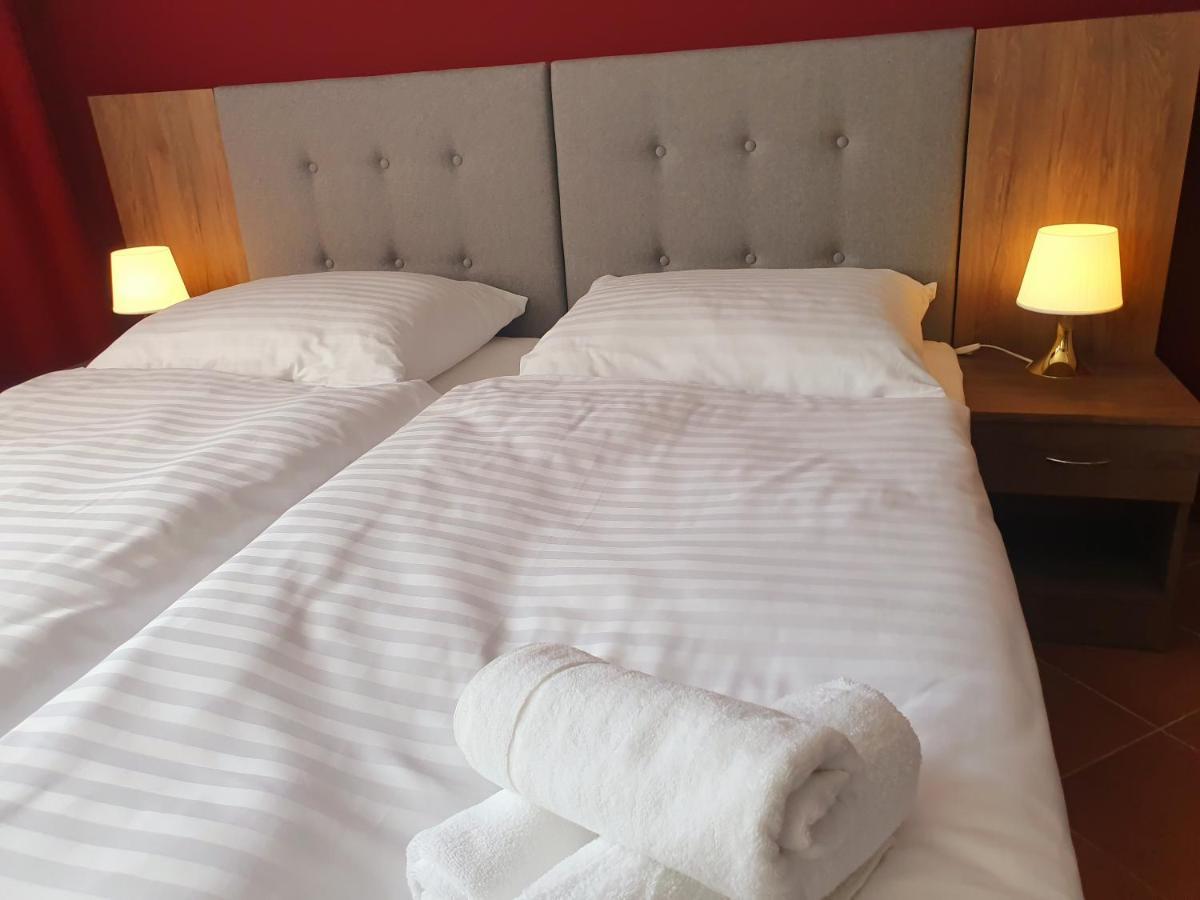 Lux Resort Krasnik Bagian luar foto