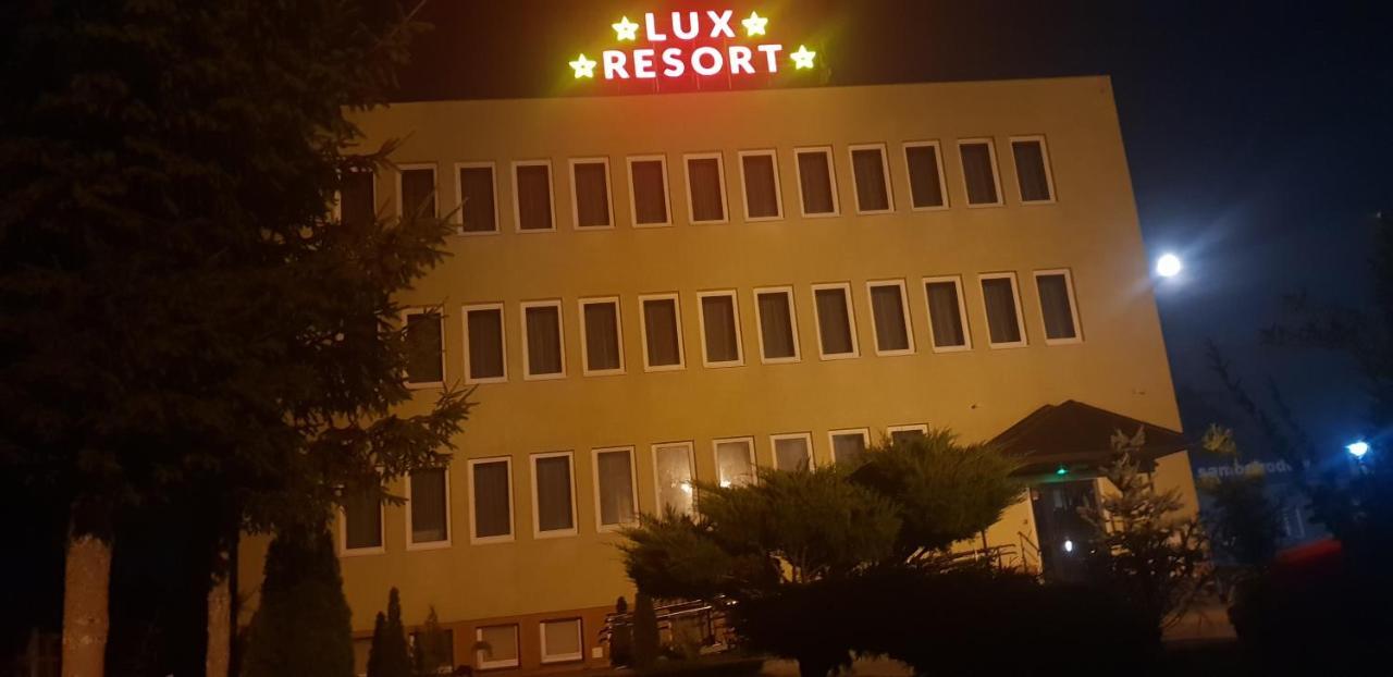 Lux Resort Krasnik Bagian luar foto
